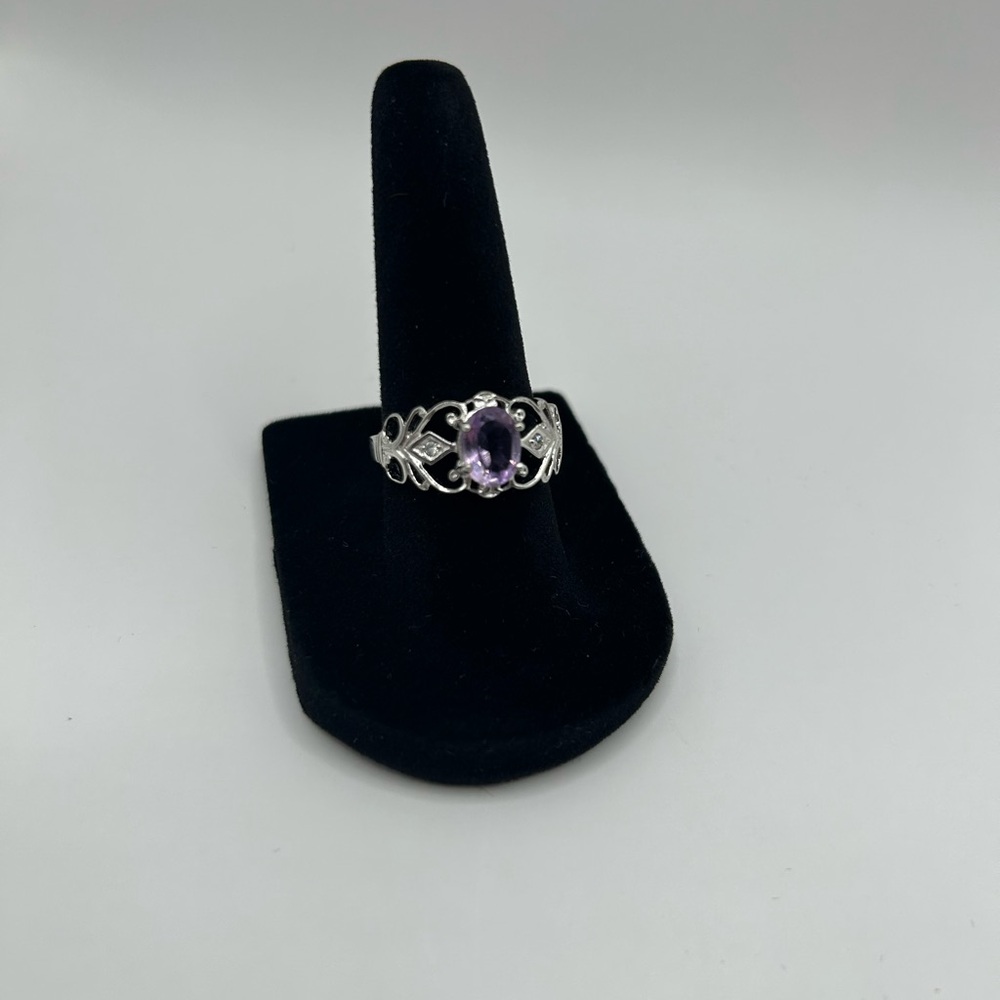 925 Sterling Silver and Amethyst Gemstone Ring